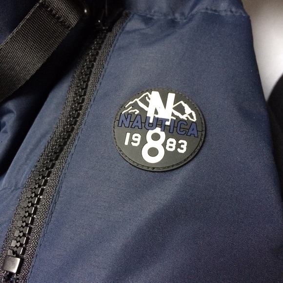 Luxurious Nautica Water Resistant Navy Warm Puffer Parka - Picture 9 of 16